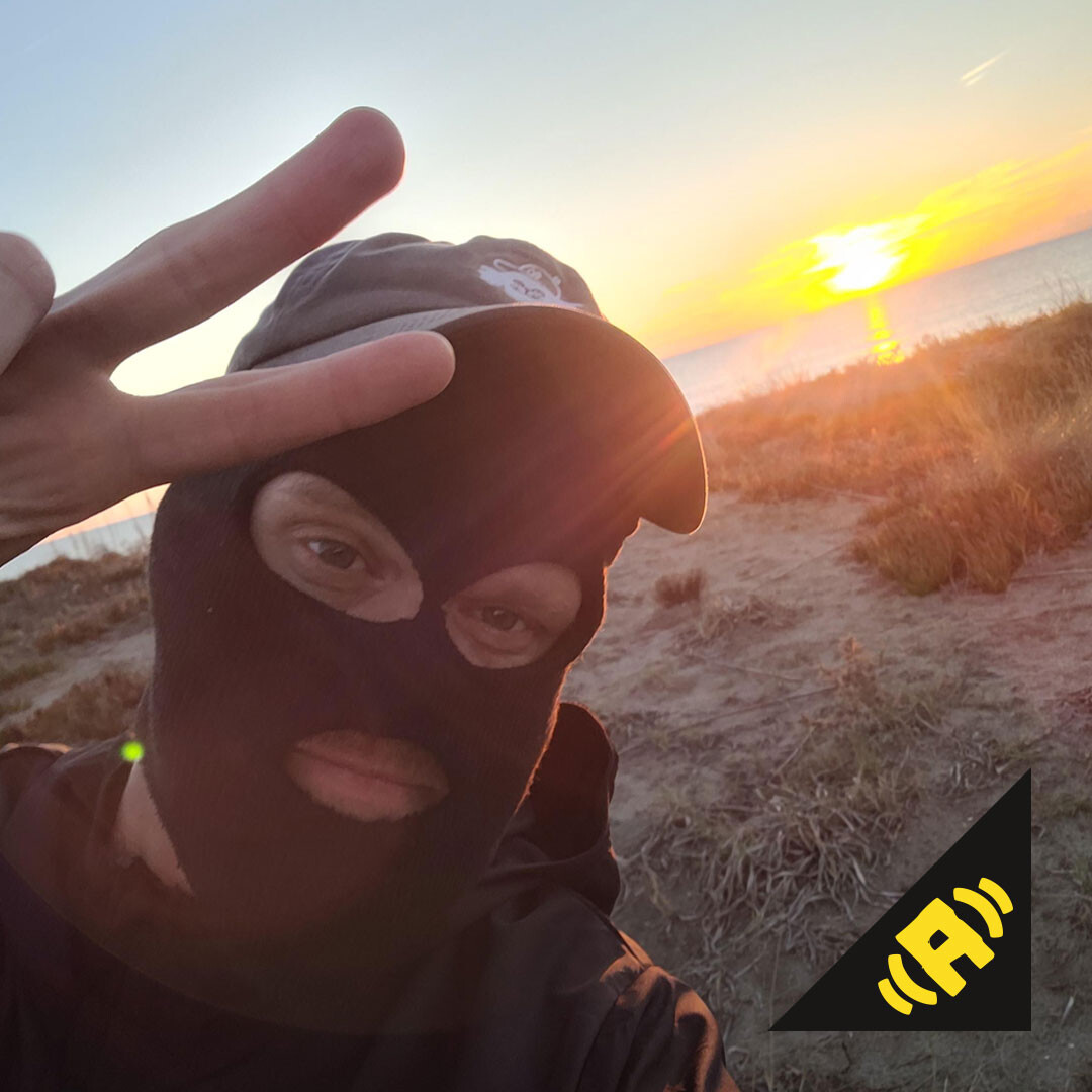 Waving The Guns - Gru&szlig;worte mp3 Download Single